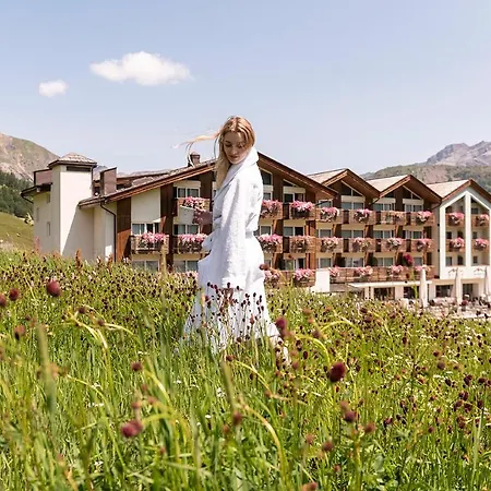 Salin & Mountain Hotel