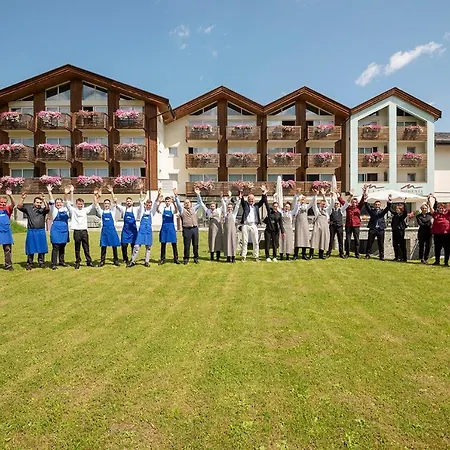 Salin & Mountain Hotel 4*