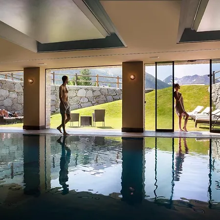 Salin & Mountain Hotel