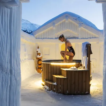 Salin & Mountain Hotel