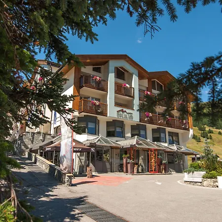 Salin & Mountain 4*