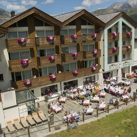 Salin & Mountain Hotel