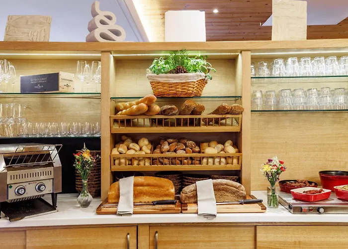 Salin & Mountain Hotel